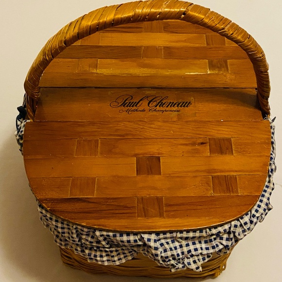 1970’s Paul Cheneau Methode Champenoise Picnic Basket. Imagine your Picnic!